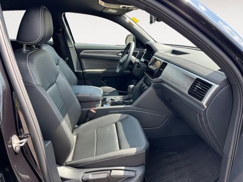 Used 2022 Volkswagen Atlas Cross Sport SE AWD/4WD image 22