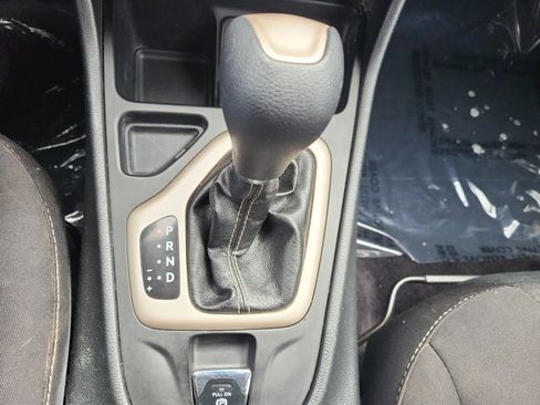 Used 2017 Jeep Cherokee Sport image 31