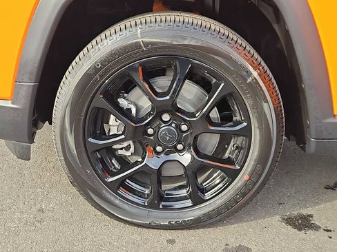 New 2026 Jeep Compass Latitude image 14