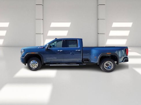 New 2026 GMC Sierra 3500 Denali w/ Denali Reserve Package image 4