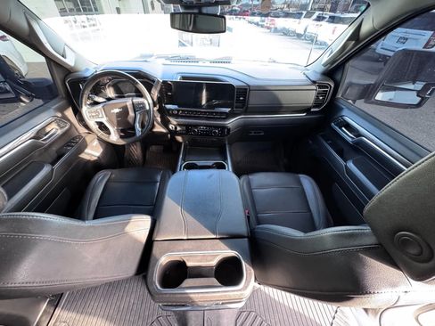 Used 2024 Chevrolet Silverado 2500 LTZ w/ LTZ Plus Package image 8