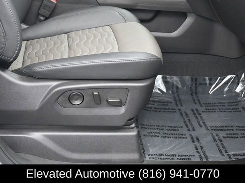 Used 2025 Chevrolet Silverado 1500 ZR2 w/ Technology Package AWD/4WD image 7
