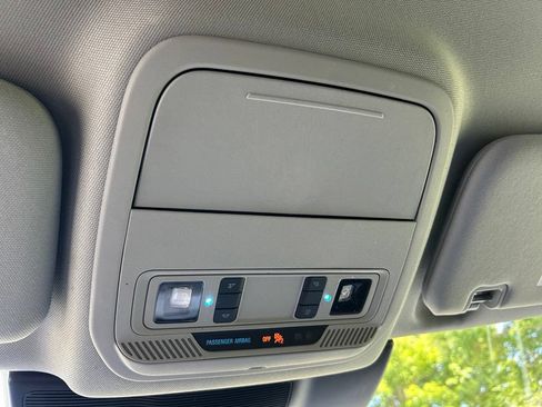 Used 2023 Ford Explorer XLT RWD image 58