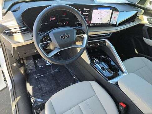 Certified 2025 Audi Q5 Premium w/ Convenience Package AWD/4WD image 19