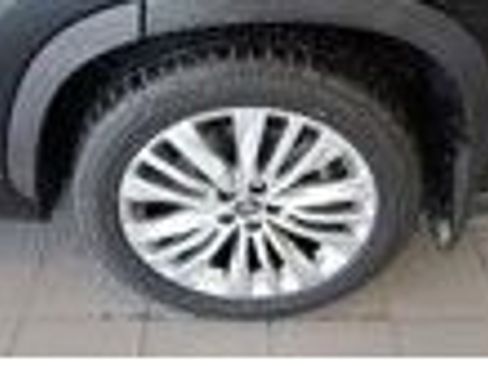 Used 2023 Toyota Highlander Platinum image 3