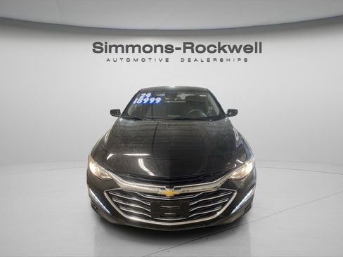 Used 2024 Chevrolet Malibu LT image 2