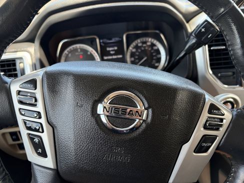 Used 2016 Nissan Titan SL AWD/4WD image 19