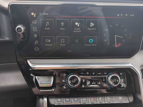 Used 2024 GMC Sierra 1500 Denali w/ Technology Package AWD/4WD image 16