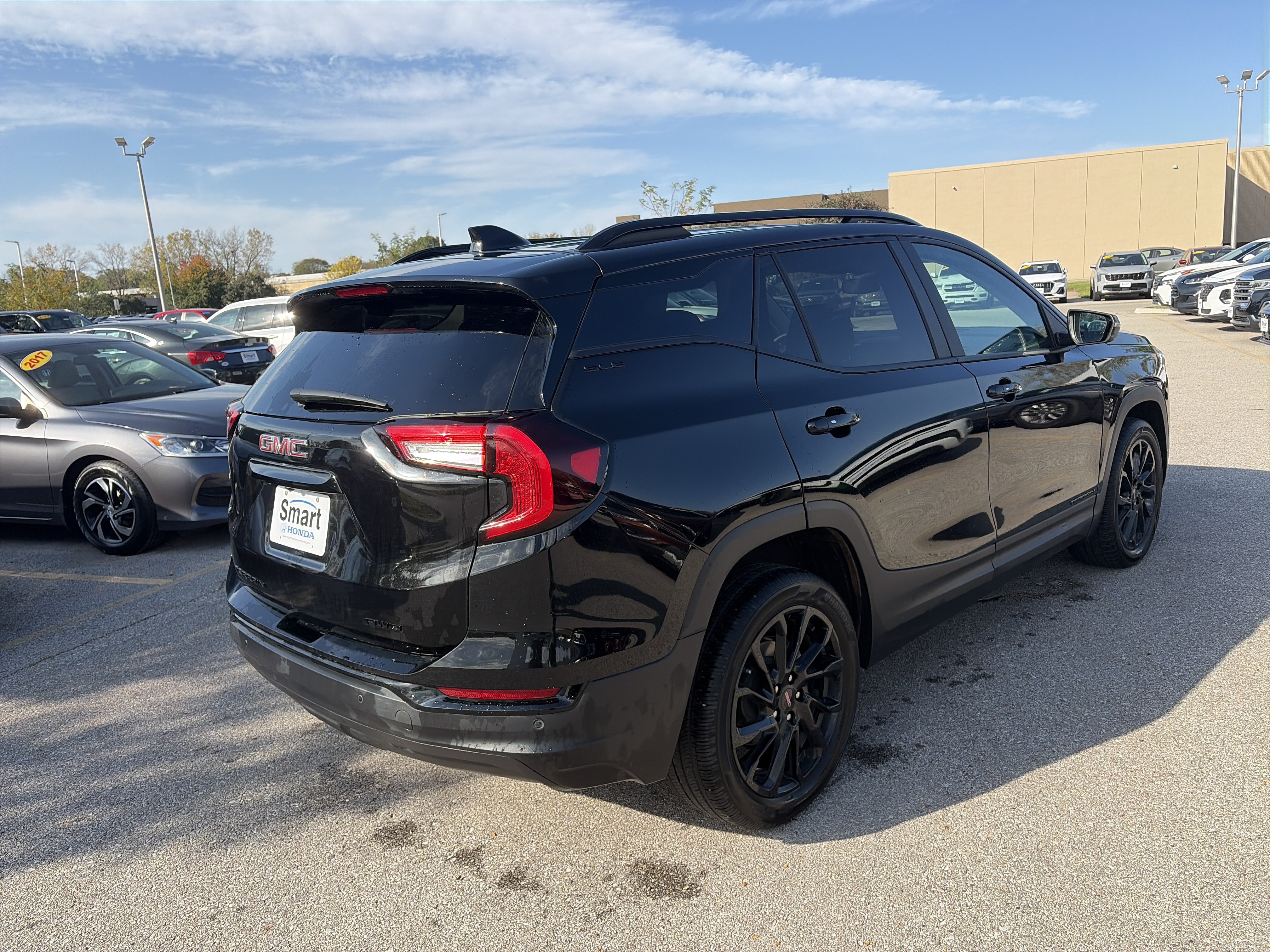 Used 2024 GMC Terrain SLE w/ Elevation Edition AWD/4WD image 5