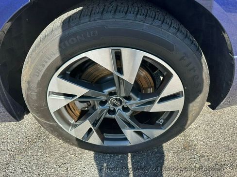 Used 2022 Audi e-tron Premium w/ Interior Protection Package image 27