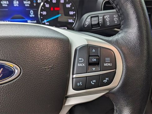 Certified 2022 Ford Explorer XLT w/ Equipment Group 202A image 31
