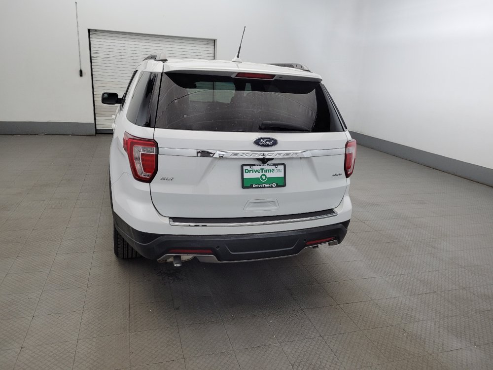 Used 2018 Ford Explorer XLT w/ Equipment Group 202A AWD/4WD image 6