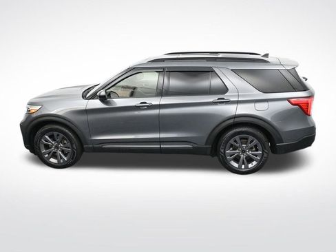 Used 2022 Ford Explorer XLT w/ Equipment Group 202A image 29