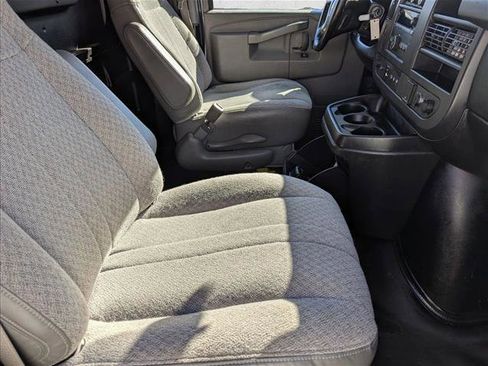 Used 2018 Chevrolet Express 2500 w/ Driver Convenience Package image 21