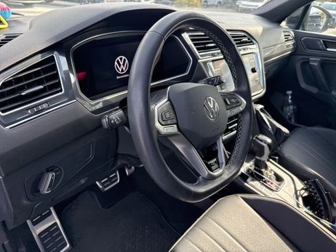 Used 2023 Volkswagen Tiguan SE R-Line FWD image 16