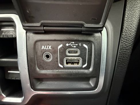 Used 2018 Jeep Wrangler Unlimited Rubicon AWD/4WD image 30