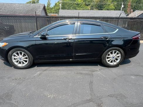 Used 2017 Ford Fusion SE FWD image 15
