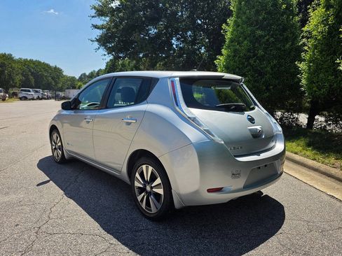 Used 2015 Nissan Leaf SL w/ Premium Package FWD image 3