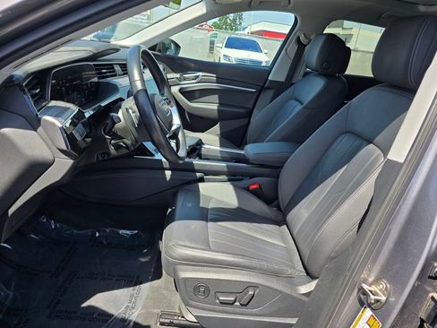 Used 2021 Audi e-tron Premium w/ Convenience Plus Package AWD/4WD image 26