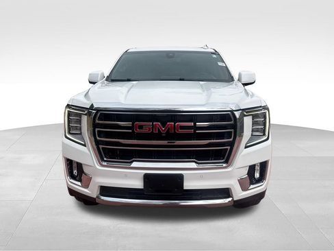 Used 2022 GMC Yukon XL SLT w/ SLT Premium Package AWD/4WD image 2