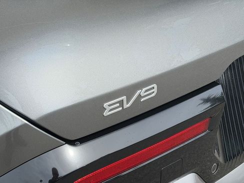 Used 2024 Kia EV9 Land AWD/4WD image 34