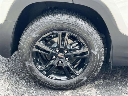 Used 2022 GMC Terrain AT4 w/ Infotainment Package II AWD/4WD image 8