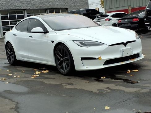 Used 2021 Tesla Model S Plaid image 7