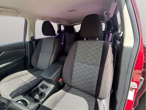 Used 2020 Nissan Rogue Sport SV FWD image 17