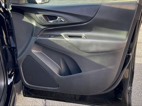 Used 2023 Chevrolet Equinox LT AWD/4WD image 12