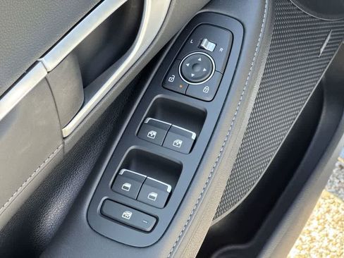 New 2025 Hyundai Sonata Limited image 18