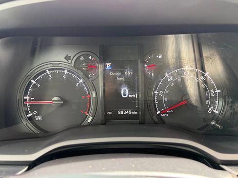 Used 2022 Toyota 4Runner SR5 w/ 4Runner Black Package (TMS) AWD/4WD image 17