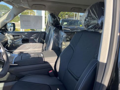 New 2026 INFINITI QX80 Luxe w/ Cargo Package image 9