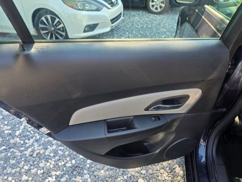 Used 2015 Chevrolet Cruze LS FWD image 17