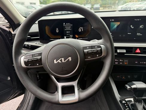 Used 2025 Kia K5 LXS FWD image 25
