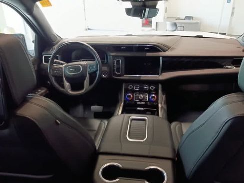 Used 2024 GMC Yukon XL Denali w/ Advanced Technology Package AWD/4WD image 16