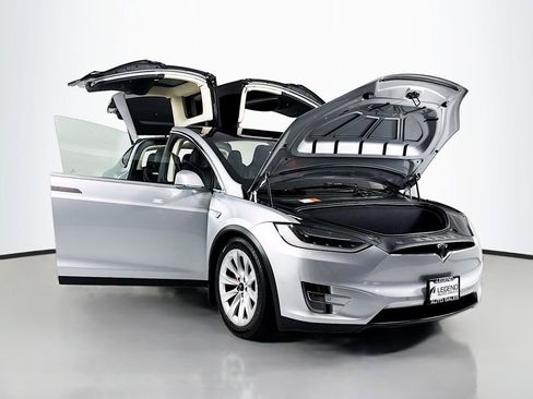 Used 2016 Tesla Model X P90D image 23