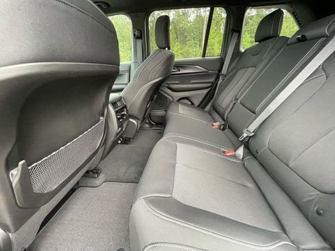 New 2025 Jeep Grand Cherokee Laredo X image 32