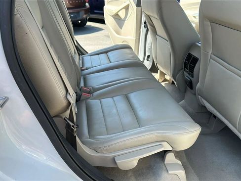 Used 2015 Ford Escape SE w/ Equipment Group 201A FWD image 26