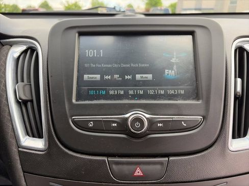 Used 2016 Chevrolet Malibu LT FWD image 6