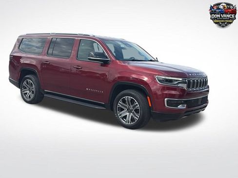 Used 2025 Jeep Wagoneer L 4WD image 8