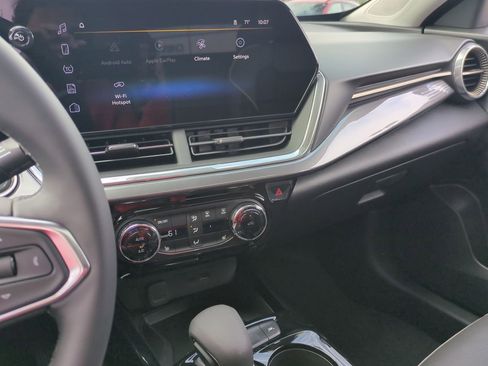 New 2026 Chevrolet Trax ACTIV w/ Sunroof Package FWD image 13