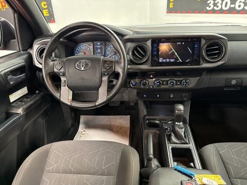 Used 2017 Toyota Tacoma TRD Off-Road image 11
