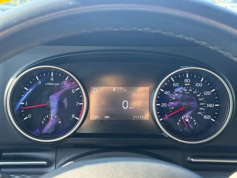 Used 2022 Kia Carnival LX FWD image 24