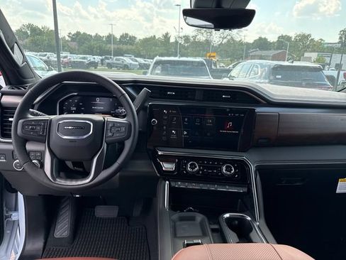 New 2026 GMC Sierra 2500 Denali Ultimate AWD/4WD image 15