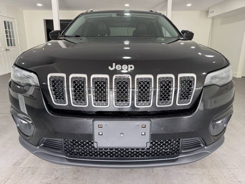 Used 2019 Jeep Cherokee Latitude Plus w/ Cold Weather Group AWD/4WD image 11