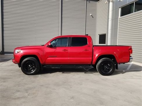 Used 2022 Toyota Tacoma SR5 image 5