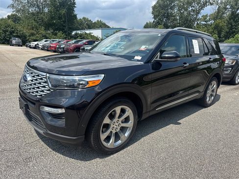 Used 2020 Ford Explorer Platinum w/ Premium Technology Package image 3