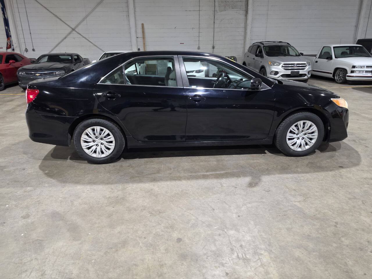 Used 2013 Toyota Camry FWD image 12