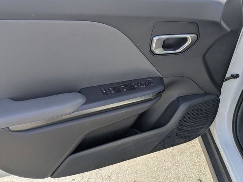 Used 2025 Kia K4 LXS image 15