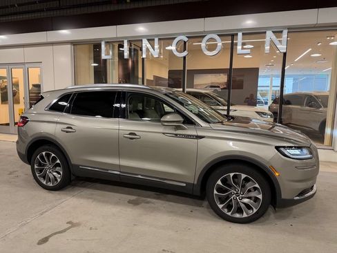 Used 2023 Lincoln Nautilus Reserve AWD/4WD image 4